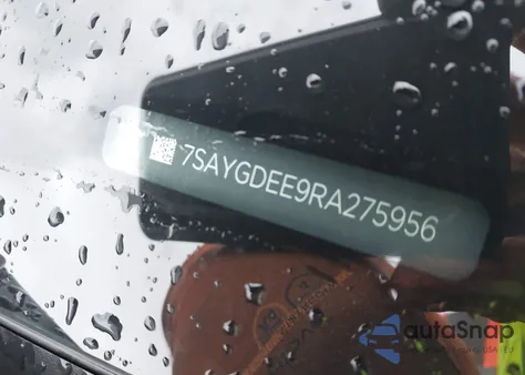 2024 Tesla Model Y Long Range Dual Motor All-Wheel Drive z USA, uszkodzony, nr VIN 7SAYGDEE9RA275956